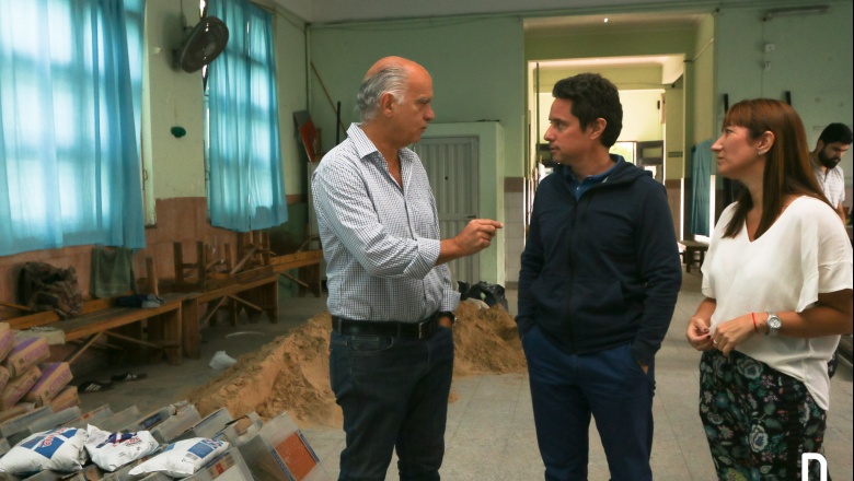 Grindetti y Sánchez Zinny recorrieron obras en instituciones educativas del distrito