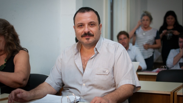 Leonis: “Lo único que justifica el cambio de Villa es un convencimiento muy efectivo”