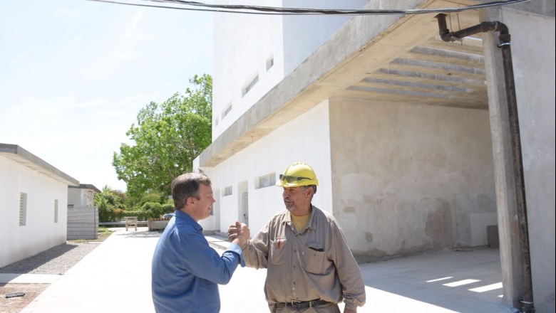 Cascallares recorrió guardería y las obras del Lucio Menéndez