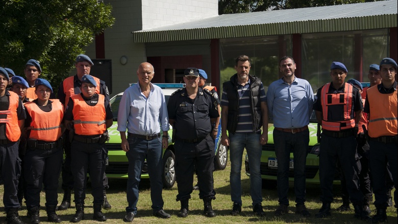 Lucha contra la inseguridad: Grindetti entregó patrulleros a la Policía Local