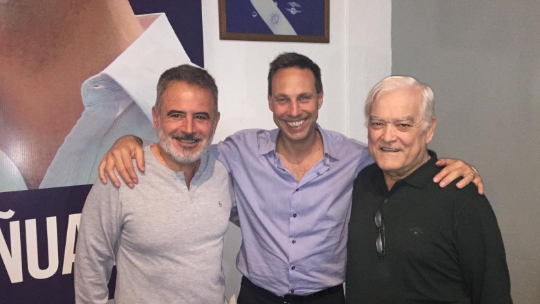 Emotivo homenaje a Ferraro y Menéndez en Lomas