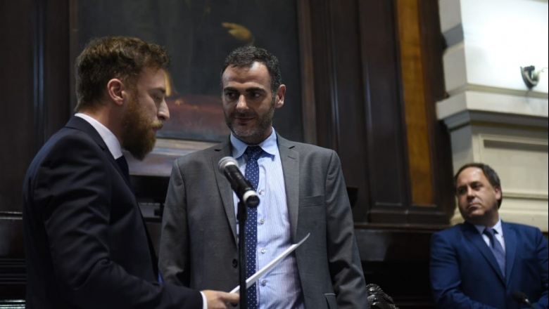 Urrelli, vicepresidente primero y con el poder de la "tercera firma"