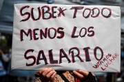 Los salarios públicos cayeron más de 20 puntos desde que comenzó el gobierno libertario