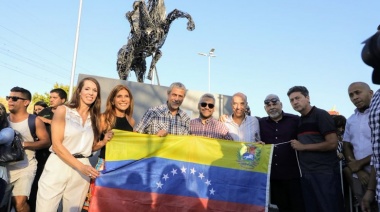 Ante una multitud, Ferraresi inauguró la Plaza República Bolivariana de Venezuela