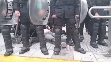 Protesta en el Obelisco: un muerto por la represión de la Policía de la Ciudad