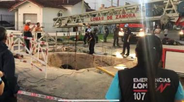 Tragedia en Banfield: murió un hombre al caer a un pozo de AySA