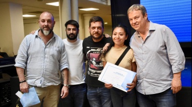 Cascallares entregó certificados de capacitación a emprendedores de Brown