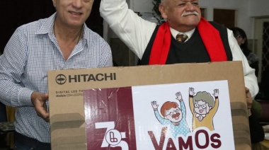 Grindetti presentó el programa "Vamos los Abuelos"