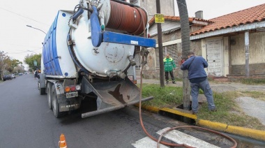 Defensa Civil realizó operativos de asistencia por los daños ocasionados por el temporal en Lanús