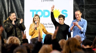 Kicillof relanza su campaña en Avellaneda junto a intendentes y candidatos bonaerenses