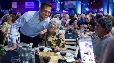 Julián Álvarez celebró el Día del Jubilado junto a más de 1.000 vecinos de Lanús