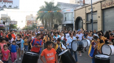 Cientos de lanusenses asistieron a los festejos por el Carnaval