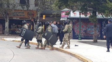 El hombre armado en la plaza de Monte Grande intentó suicidarse en la Comisaría