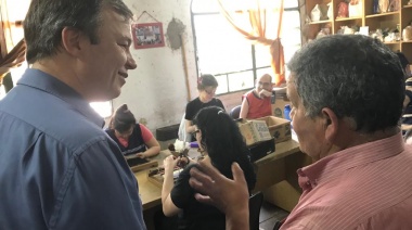 Cascallares visitó obras en un taller protegido de Claypole