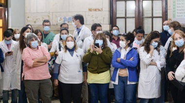 Grave denuncia contra el intendente Álvarez: usa técnicos para cubrir a médicos que reclaman aumento