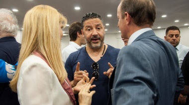 En la Universidad de Lomas, Insaurralde y Magario reclamaron por la autonomía de los municipios