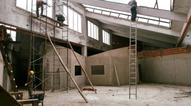 Primera etapa de reconstrucción de un edificio para la Escuela Secundaria 14