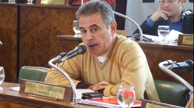 Oyhamburú, sorprendido: "No sé quién invitó a Costello”