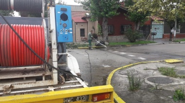 Los equipos de emergencia de Lanús trabajan luego del temporal