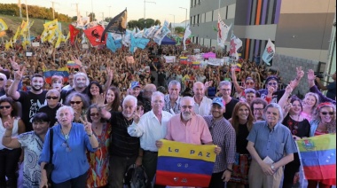 Ante una multitud, Ferraresi inauguró la Plaza República Bolivariana de Venezuela