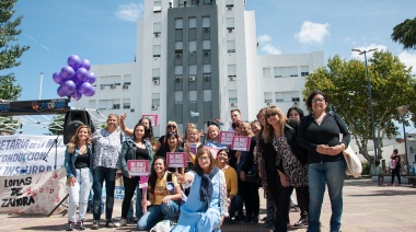 El PJ de Lomas conmemoró el Día de la Mujer en la Plaza Grigera