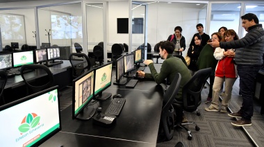 Padres de escuela de arte de Guillón visitaron el Centro Operativo de Monitoreo