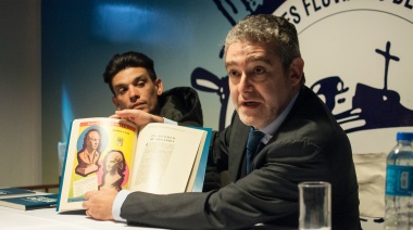 Calcagno presentó su libro y le exigió al peronismo "una construcción política y un proyecto de poder"