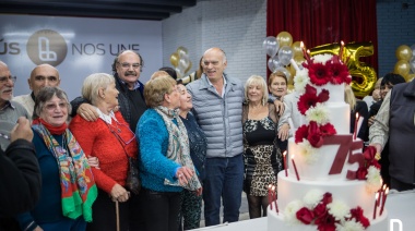 Grindetti saludó a los abuelos del distrito que celebraron sus 75 años