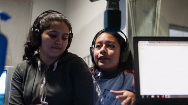 Estudiantes de la Escuela Secundaria 44 de Temperley visitaron la radio y participaron del programa