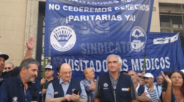 Visitadores médicos denuncian ataque a su gremio para imponer reforma laboral
