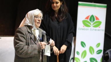Festejo por los 90 años de una Madre de Plaza de Mayo