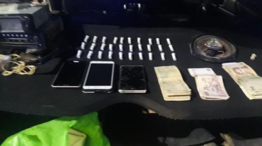 Persecución y arresto en Glew: tenían 30 tubos con cocaína
