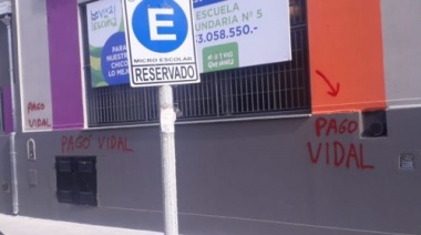 Fuertes cruces entre el Municipio de Avellaneda y Landaburu por las escuelas vandalizadas