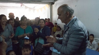 Néstor Grindetti recorrió el barrio Acuba