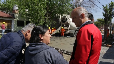 Grindetti recorrió obras de repavimentación en distintos barrios de Lanús