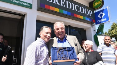 Gray visitó un nuevo cajero automático en El Jagüel