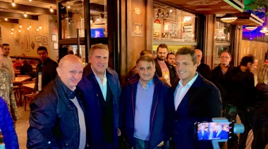 Massa recorrió el centro de Lanús y prometió "defender el trabajo de los argentinos"