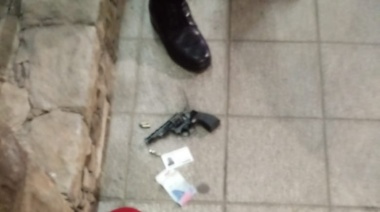 Delincuente armado intentó robar un supermercado y se tiroteó con la Policía en Lomas