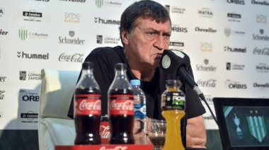 Julio César Falcioni: “Los clásicos se juegan a muerte”