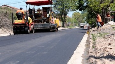 Cascallares recorrió obras de asfaltos en el distrito