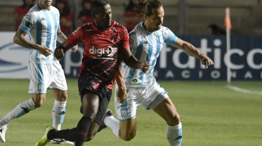 Racing doblegó a Atletico Paranaense en el debut de Beccacece