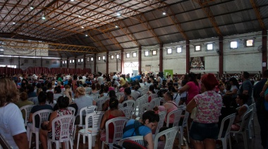 Con gran concurrencia, comenzó la entrega de la Tarjeta Alimentar