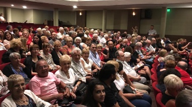 Más de 2300 adultos mayores lanusenses fueron al teatro