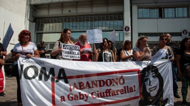 Familiares y amigos de Gabriela Ciuffarella marcharon hasta el IOMA