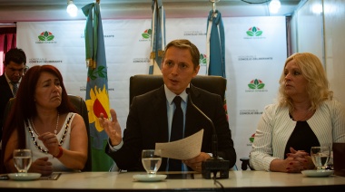 En su discurso Fernando Gray arremetió contra la oposición por “el ajuste insostenible” de Macri y Vidal