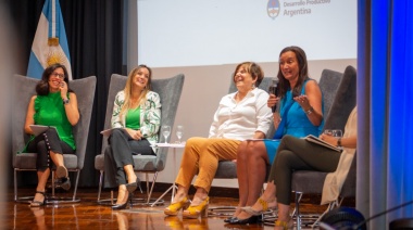 Malena Galmarini: “Las mujeres somos la mitad de la fuerza productiva de este país y del mundo”