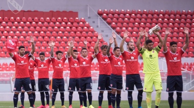 El Rojo se impuso a Vélez en el arranque de la Copa