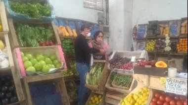 El concejal Claudio Villagra recorrió verdulerías para controlar los precios máximos
