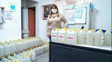 El Municipio entregó 800 litros de alcohol en gel a escuelas