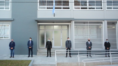Gray inauguró el primer laboratorio municipal para realizar tests de Covid-19